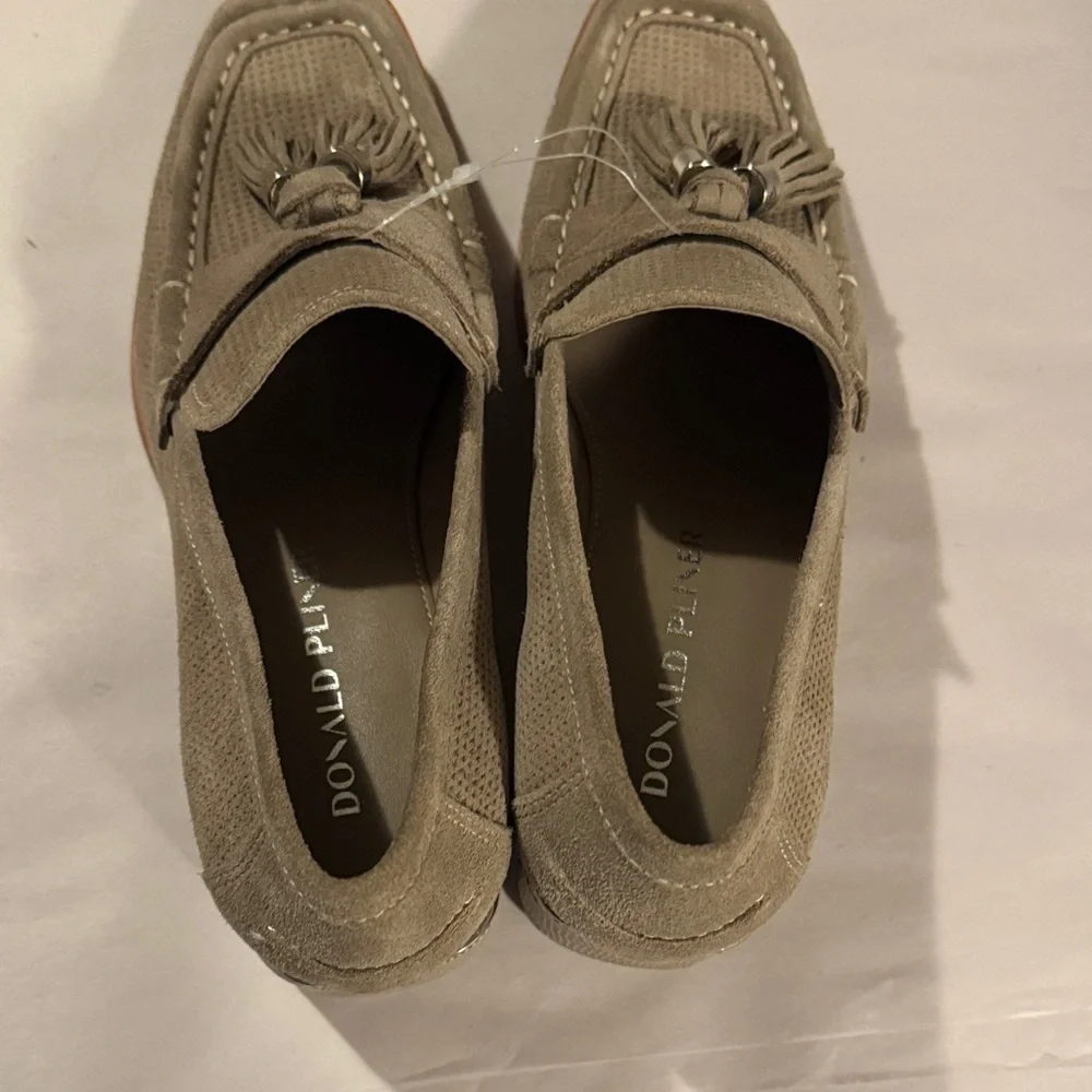 LIKE NEW Condition Donald J. Pliner Beige Suede Tassel Loafers